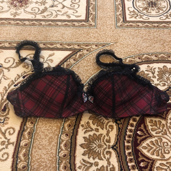 Bras - Picture 2 of 4